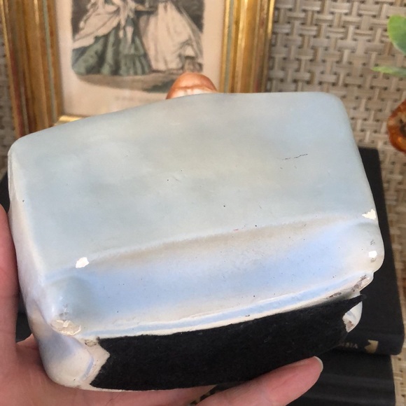 Vignette Set Of Three Victorian Style Decor Pieces - Picture 12 of 16